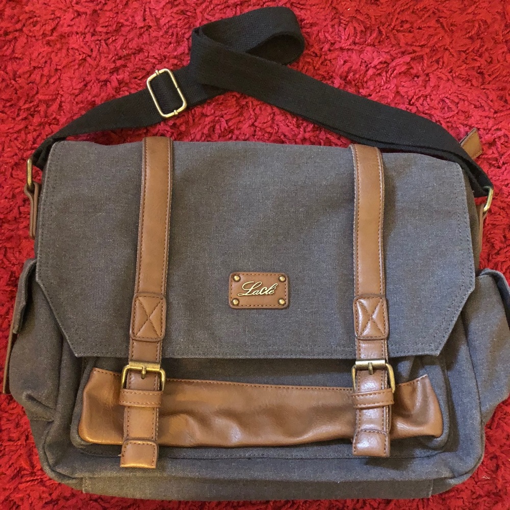 Lacle Messenger Bag
